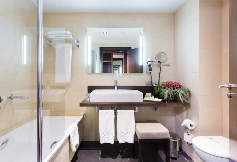 Номер Deluxe, La Laguna Gran Hotel