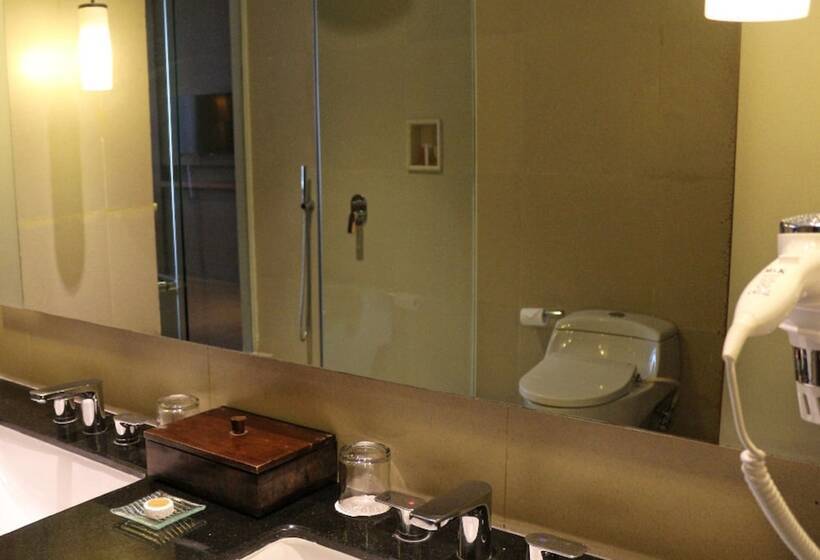 Люкс, The Luxton Cirebon Hotel And Convention
