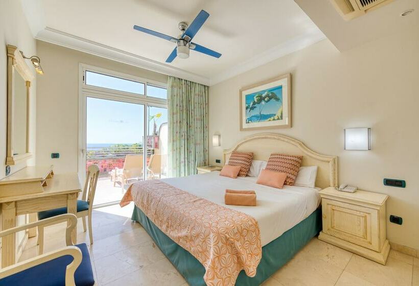 Люкс Deluxe 2 Спальни, Holiday Club Playa Amadores
