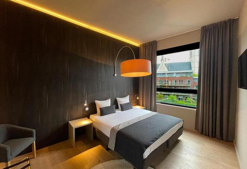 Suite, Elisabeth