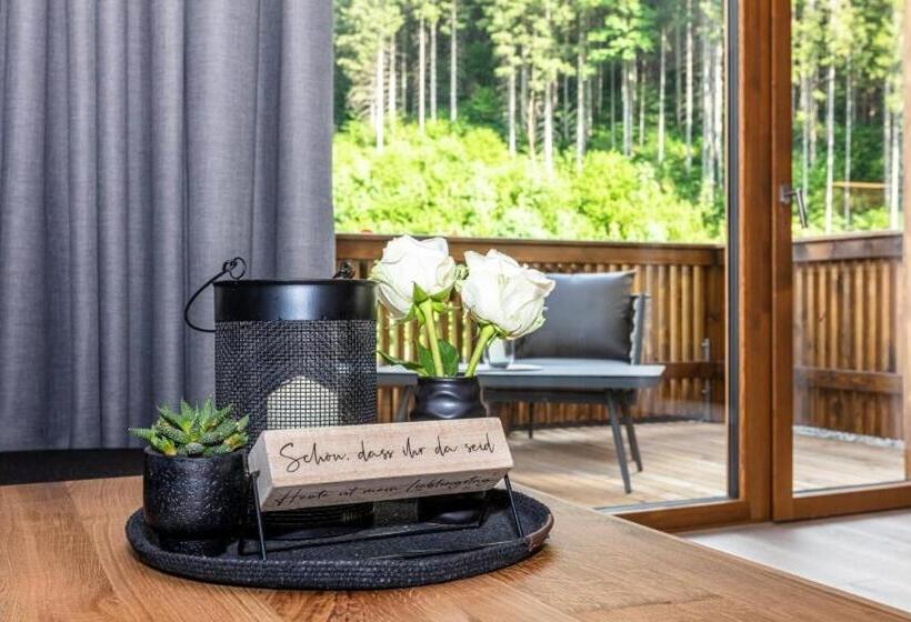 سوییت جونیور با بالکن, Schiederhof