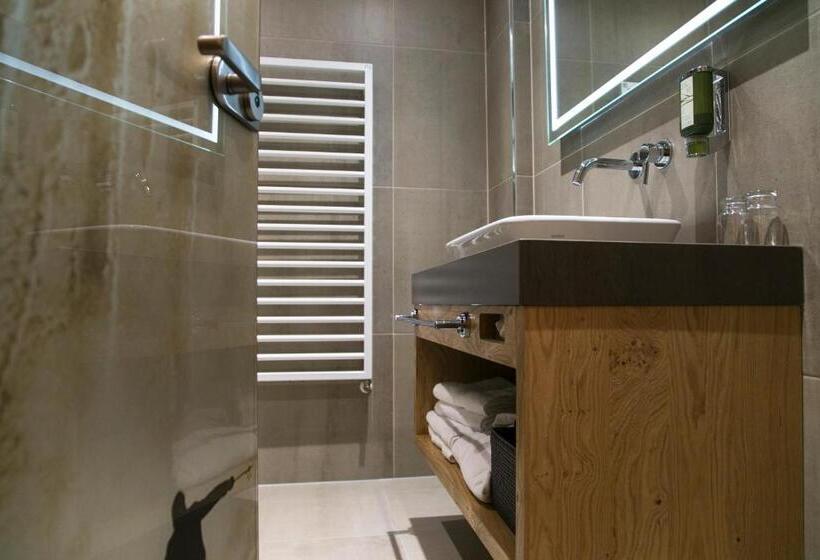 Люкс с Балконом, Am Dorfplatz Suites  Adults Only