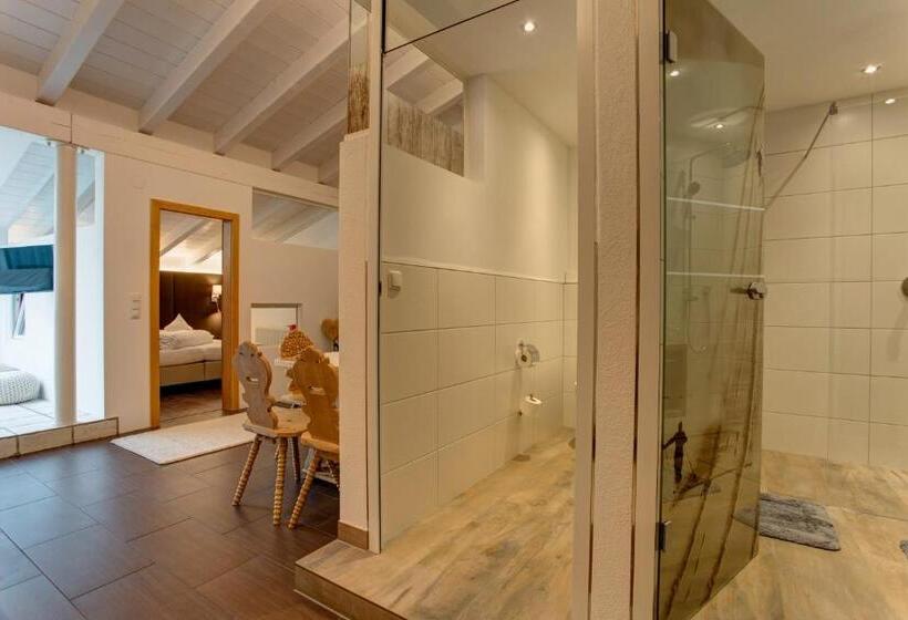 Люкс 2 Спальни, Am Dorfplatz Suites  Adults Only