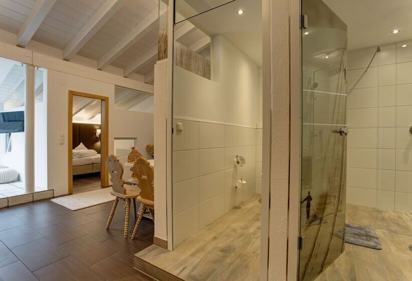 Люкс 2 Спальни, Am Dorfplatz Suites  Adults Only