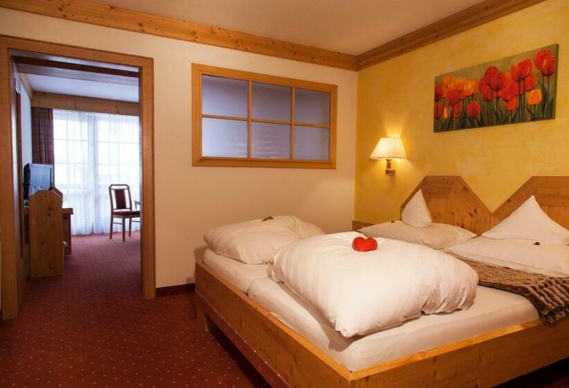 Люкс с Балконом, Am Dorfplatz Suites  Adults Only