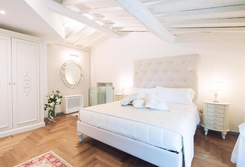 Люкс, Relais Sassa Al Sole