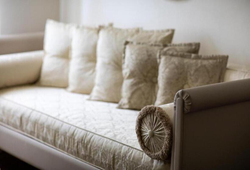 Люкс, Relais Sassa Al Sole