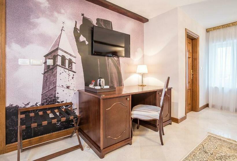 اتاق لوکس, Splendida Palace