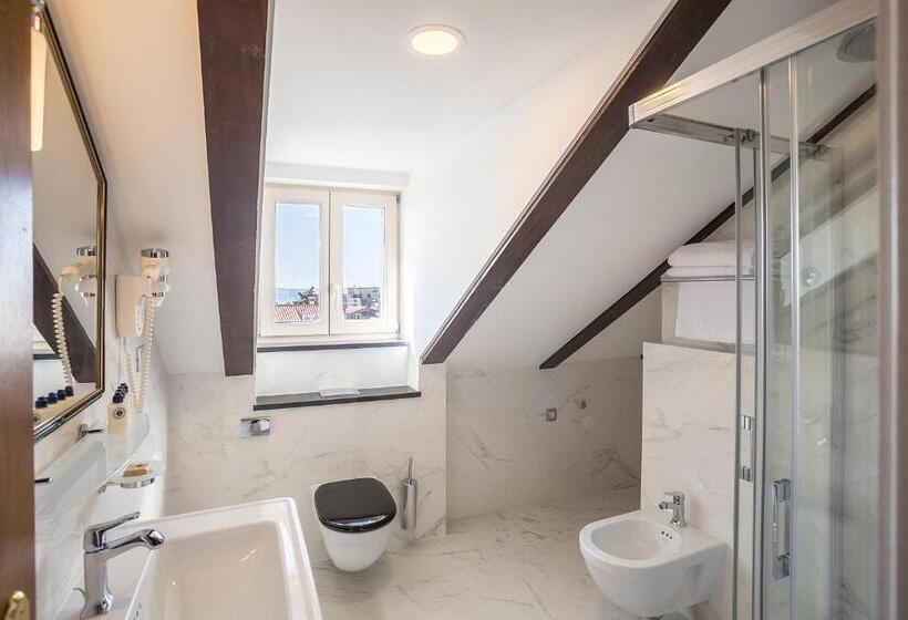 سوییت لوکس, Splendida Palace