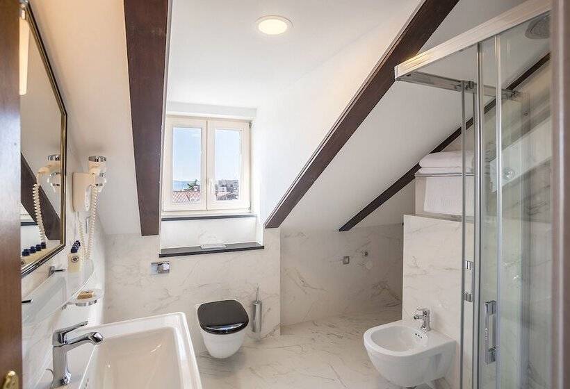 سوییت لوکس, Splendida Palace