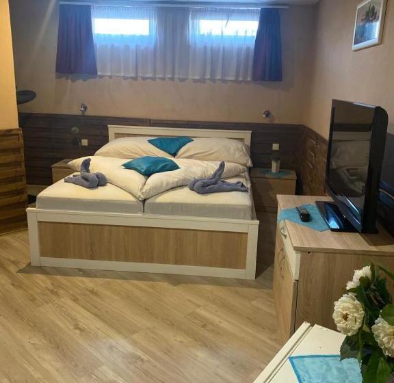 غرفة قياسية, Abszolút Hotel és Panzió