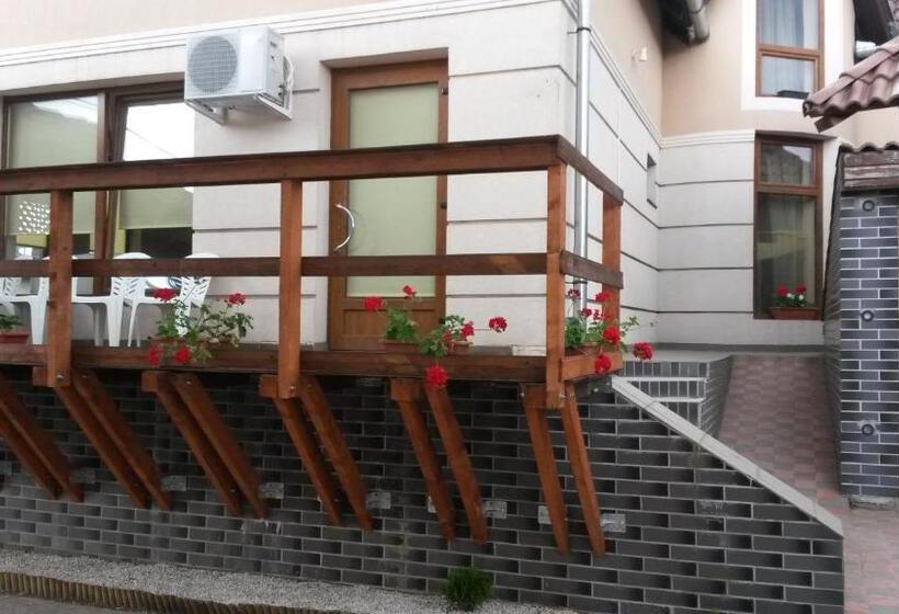 شقة غرفتين, Abszolút Hotel és Panzió