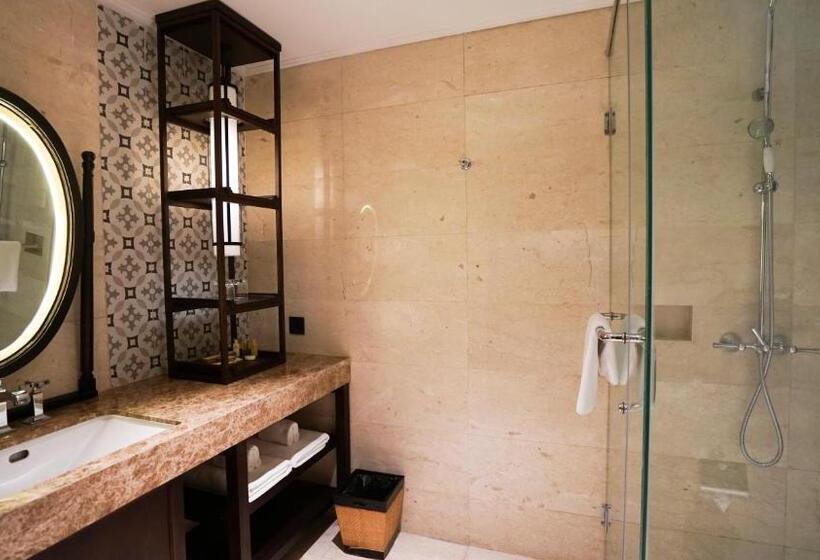 Номер Deluxe, The Singhasari Resort Batu
