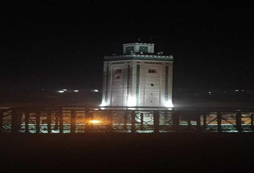 اتاق لوکس سه تخته, Hostel Rcif