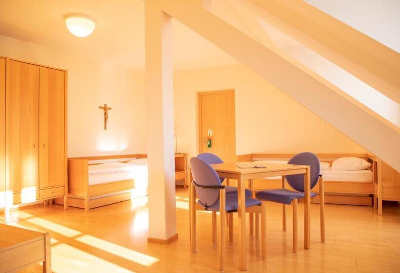 Номер Стандарт, Haus Der Begegnung Heilig Geist