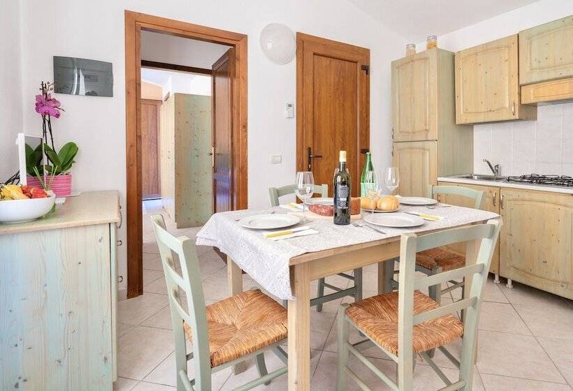 آپارتمان 1 خوابه با چشم‌انداز دریا, Residence With Swimming  Pool In Badesi