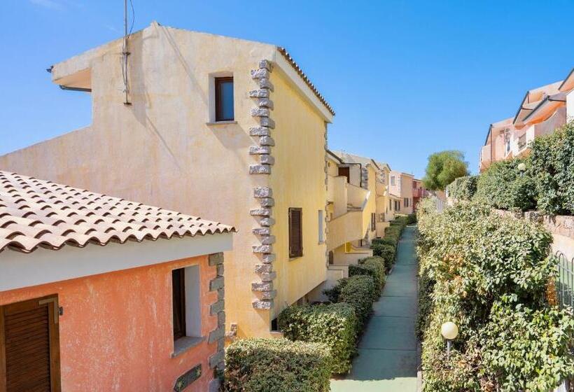 آپارتمان 1 خوابه با چشم‌انداز دریا, Residence With Swimming  Pool In Badesi