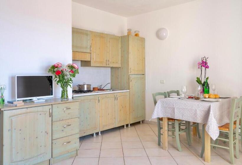 آپارتمان 1 خوابه با چشم‌انداز دریا, Residence With Swimming  Pool In Badesi