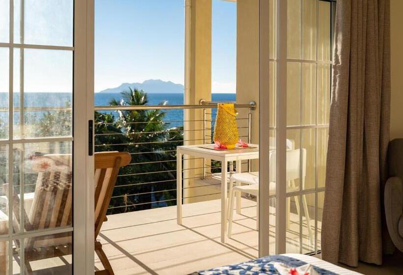 اتاق استاندارد با بالکن و چشم‌انداز دریا, Villa Panoramic Seaview