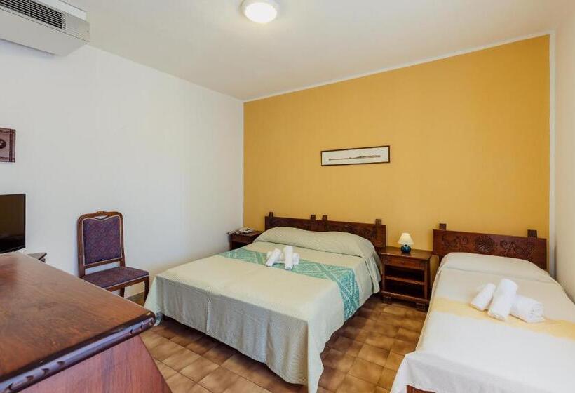 Номер Economy, Malaspina Hotel & Resort