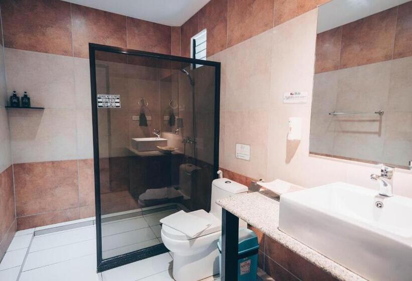 اتاق سوپریور با تخت بزرگ, Alona Northland Resort