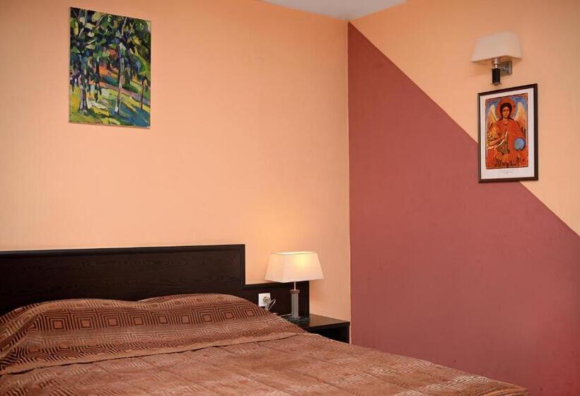 스탠다드 테라스 룸, Family Art Hotel Zora