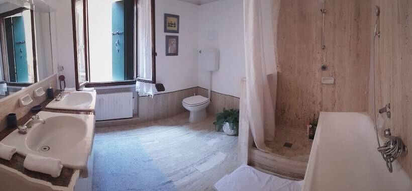 Standard Single Room Shared Bathroom, San Giacomo Venezia
