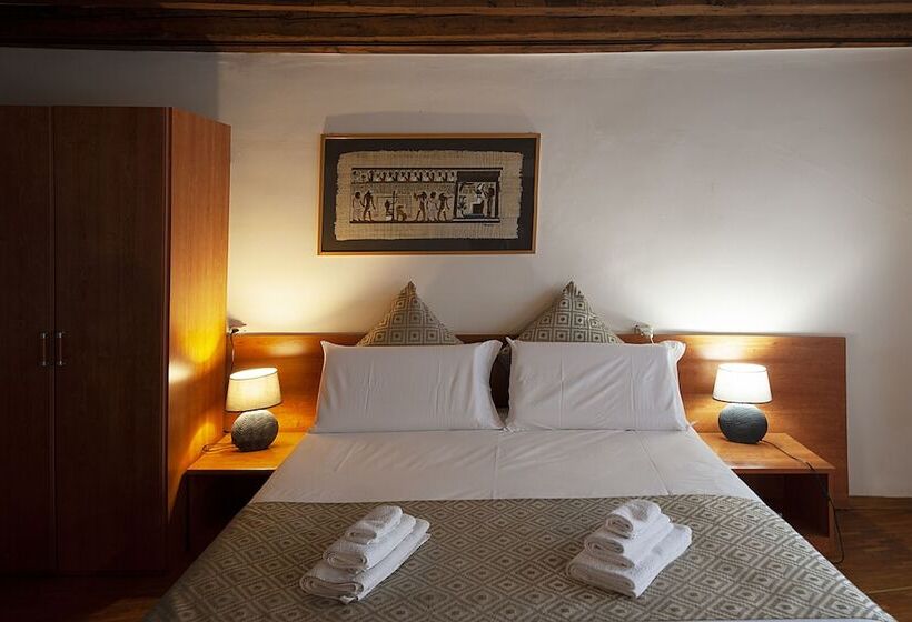 Standard Cuadruple Room Shared Bathroom, San Giacomo Venezia