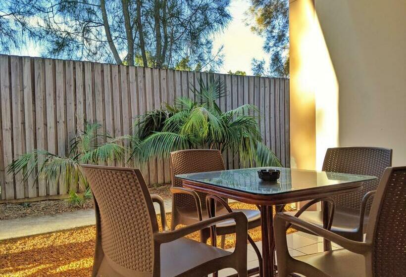 스탠다드 룸 더블 침대 2개, Novena Palms Motel