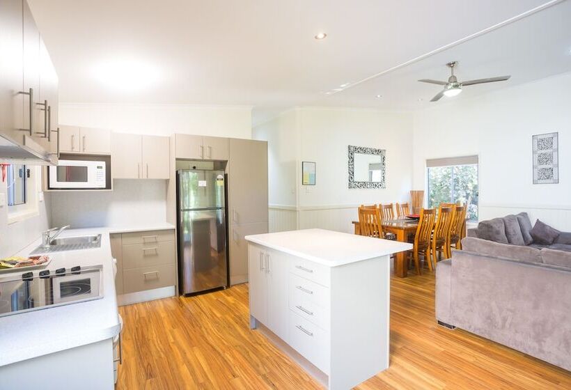 Вилла Deluxe 3 Спальни, Fingal Bay Holiday Park