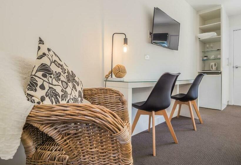 جناح عائلي, Tower Motel Marysville