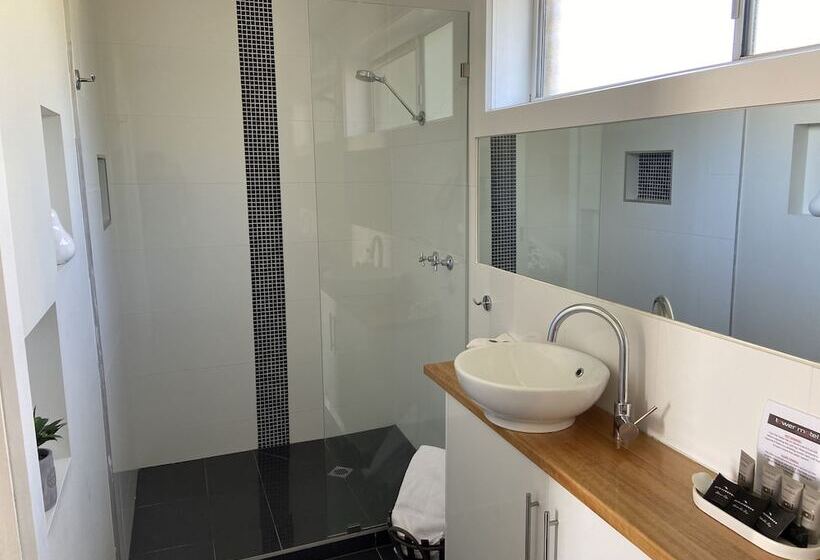 جناح ديلوكس, Tower Motel Marysville