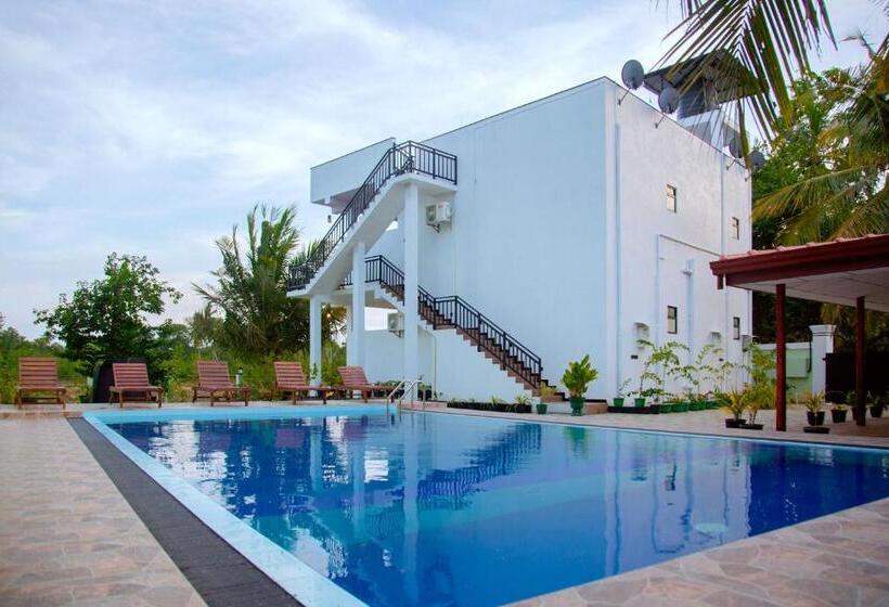 Номер Стандарт Вид на Озеро, My Resort Yala