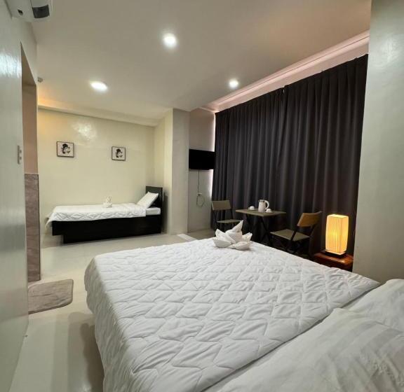 اتاق استاندارد سه نفره, Florencia S Inn