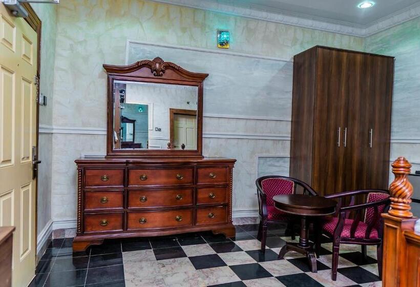 سوئیت با تخت بزرگ, Gallani Suites