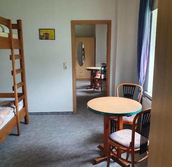 חדר סטנדרד יחיד חדר אמבטיה משותף, Monteurzimmer Alte Schule Heberndorf 1