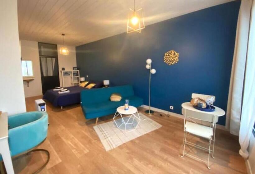 Номер Стандарт, Chambre Californie   Old School