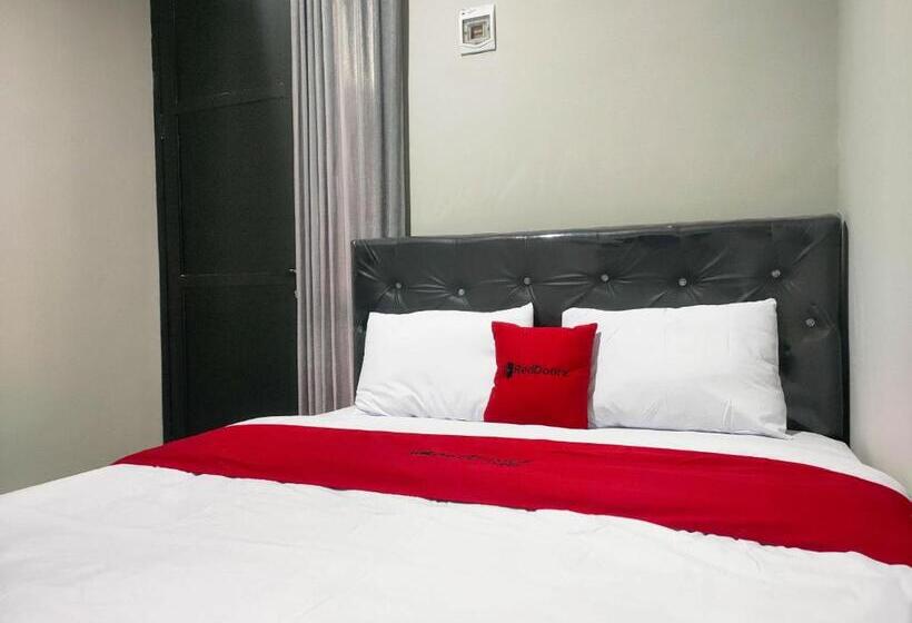 اتاق استاندارد, Reddoorz Syariah Near Rumah Sakit Soewandhie