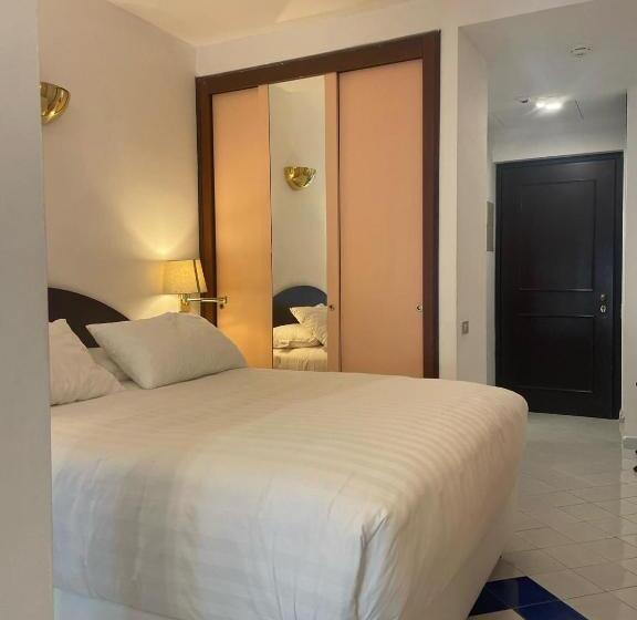 Семейный Номер, Stanza 913 Royal Positano