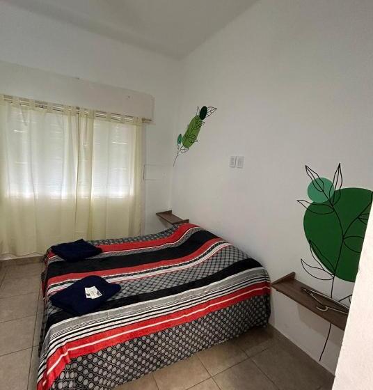 家庭间, Nuevo Hotel Mitre 83