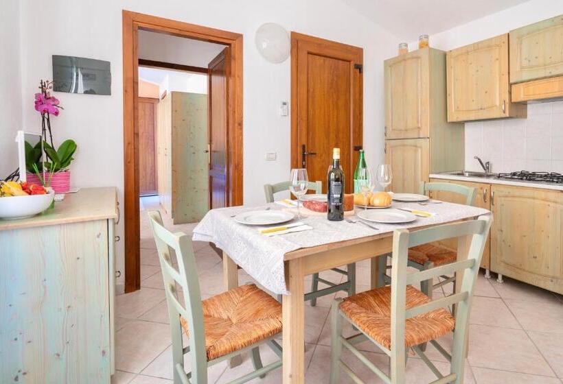 آپارتمان 1 خوابه با چشم‌انداز دریا, Residence With Swimming Pool In Badesi, Apartments With Air Conditioning And Private Outdoor Area
