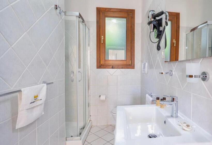آپارتمان 1 خوابه با چشم‌انداز دریا, Residence With Swimming Pool In Badesi, Apartments With Air Conditioning And Private Outdoor Area