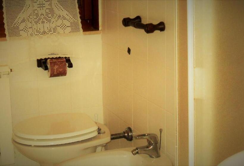 Четырехместный Номер Стандарт, B&b 8380