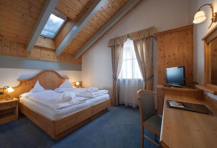Familienzimmer Geteiltes Bad, Alpenrose