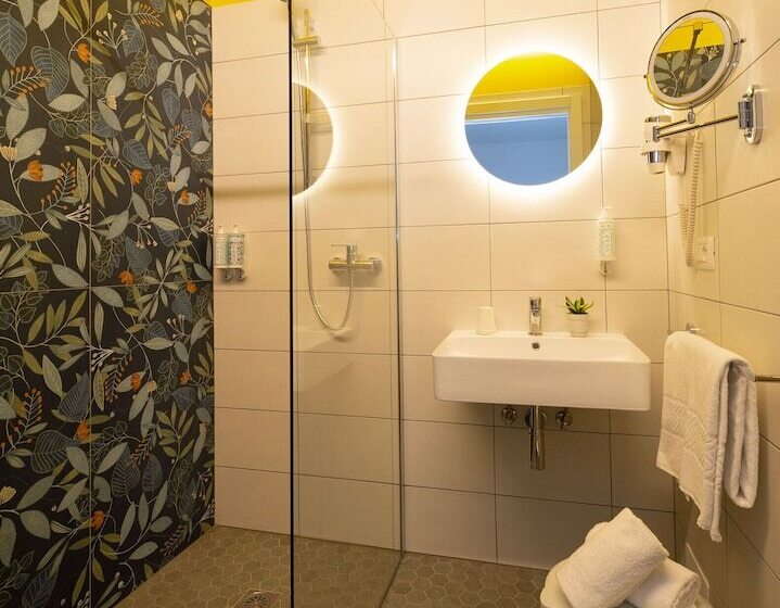 经济房, Nice Hotel Bibione