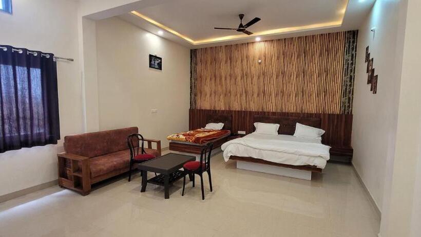 舒适三人间, Shri Kailash Mansarovar Hotel And Marriage Garden