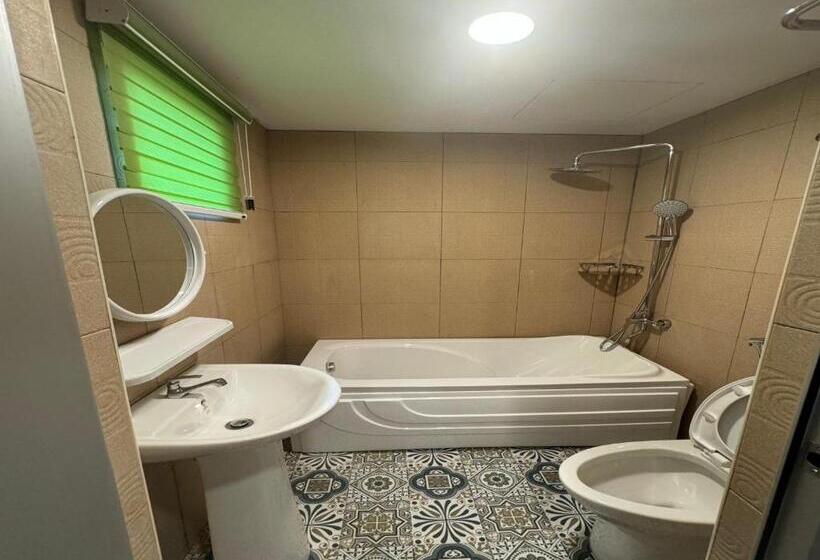 Люкс Повышенной Комфортности, Capital O 90949 Pelangi Beach Resort Mersing
