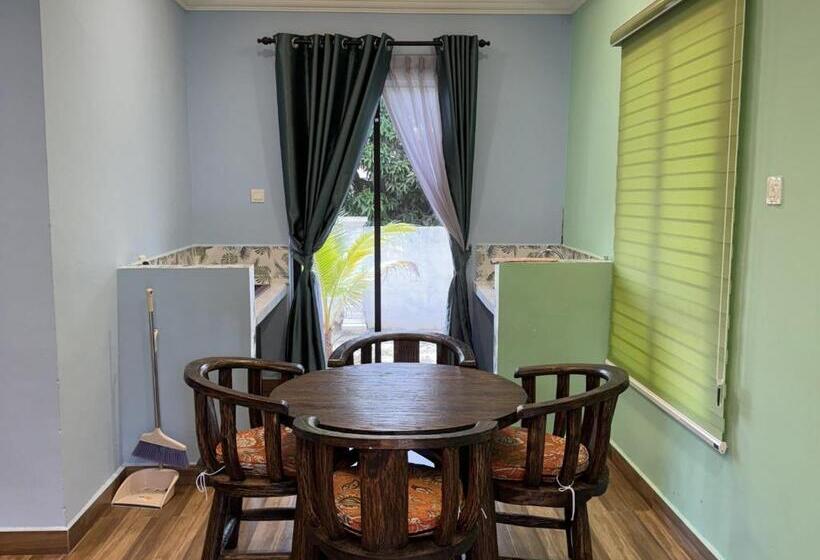 Люкс Повышенной Комфортности, Capital O 90949 Pelangi Beach Resort Mersing