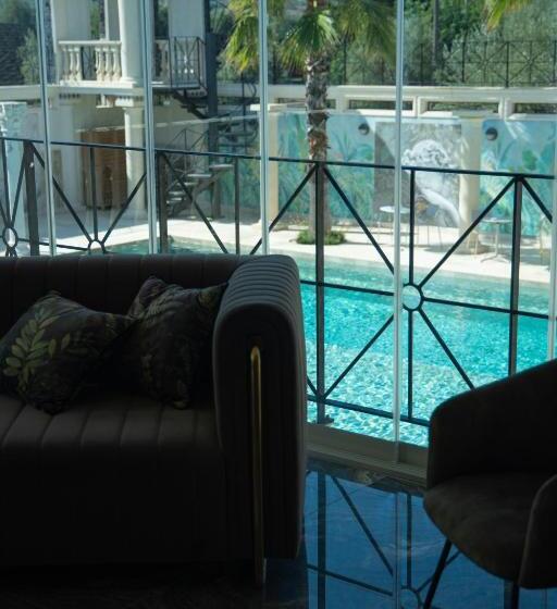 חדר דחוקס עם מיטת קינג, Thalos Boutique Home