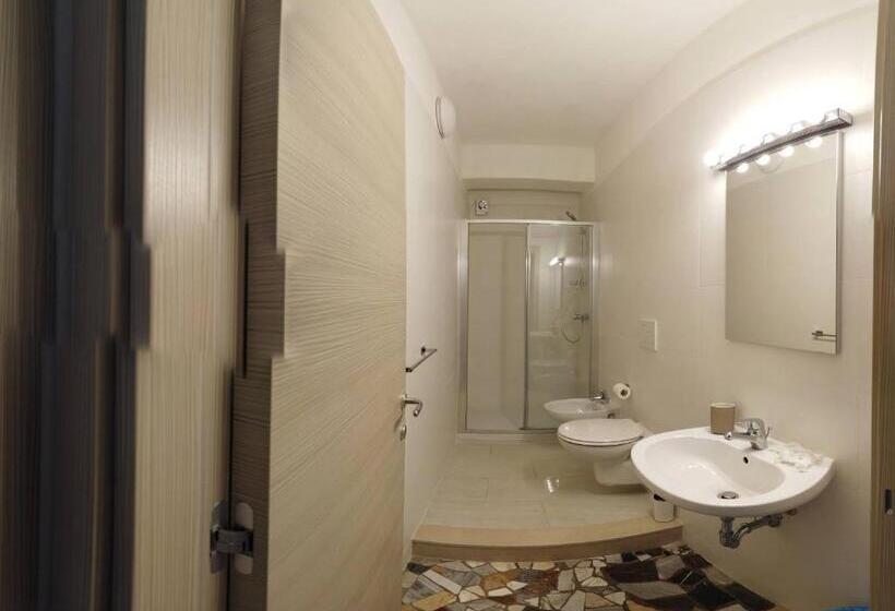 اتاق استاندارد چهار تخته, B&b L'oasi